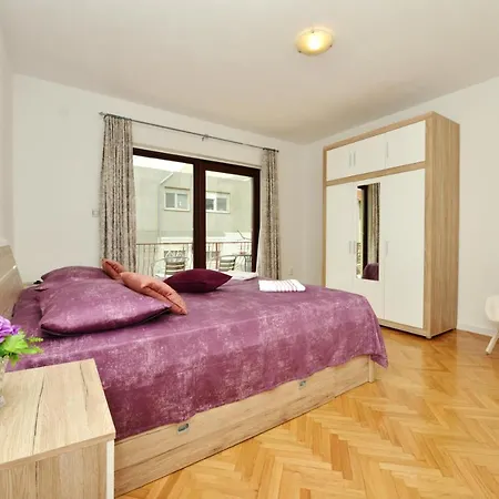 Ivan Apartment *