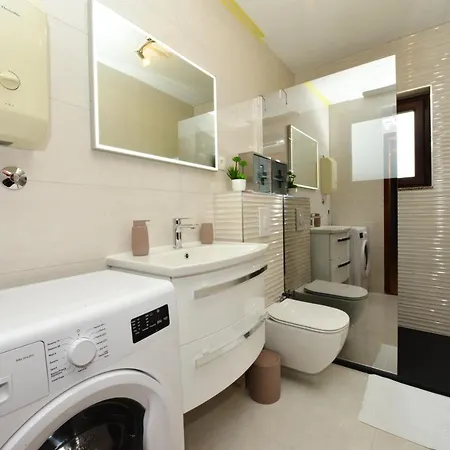 Ivan Apartment *